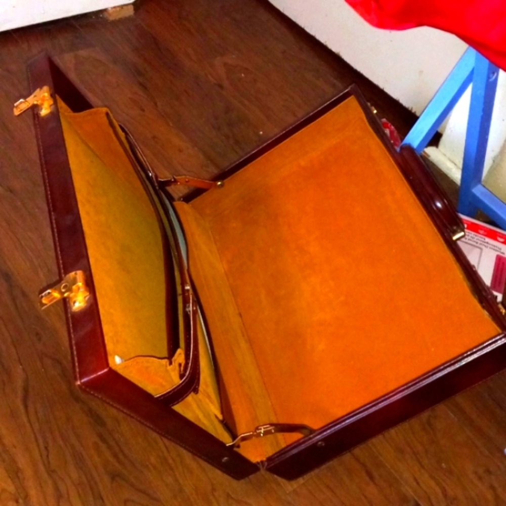 Leather case - Picture 2 of 6